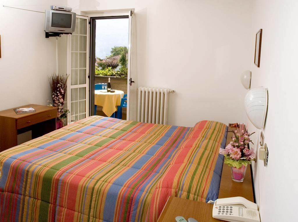 Hotel Del Mera Sorico Zimmer foto